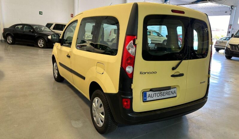 RENAULT – Kangoo Combi1.5 dCi Authentique lleno