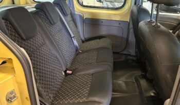 RENAULT – Kangoo Combi1.5 dCi Authentique lleno