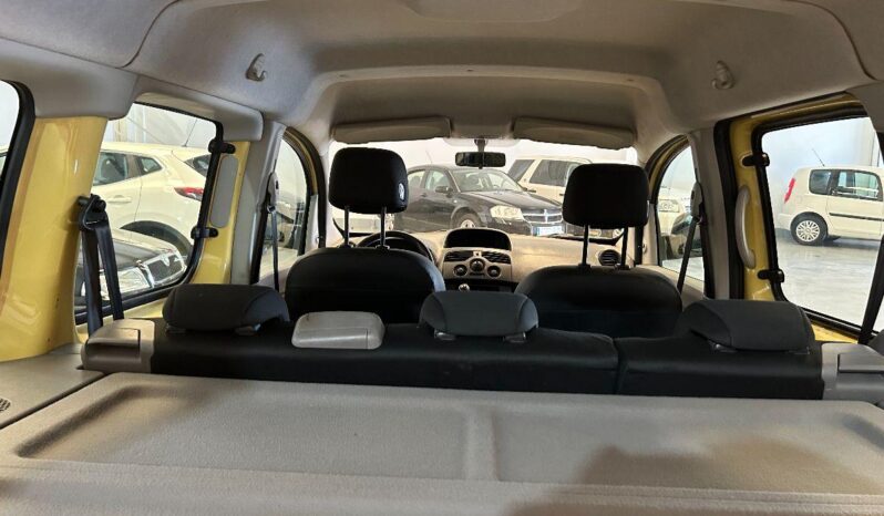 RENAULT – Kangoo Combi1.5 dCi Authentique lleno